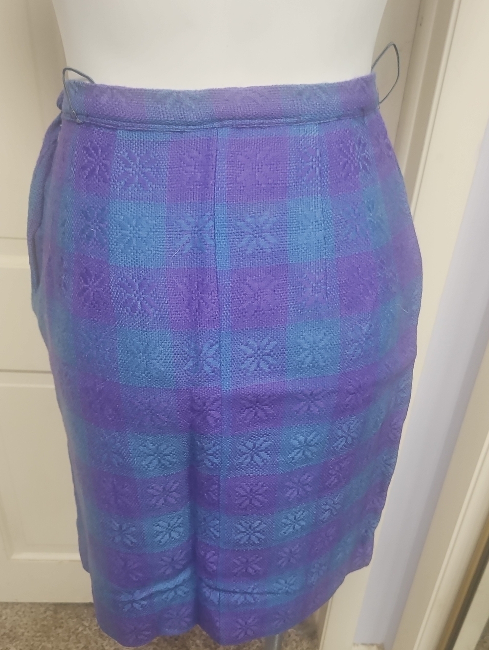 Vtg RARE 60s Wool Snowfake Textured Plaid Women's Skirt